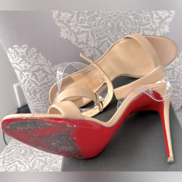 Christian Louboutin Authentic lightly worn. Upper like New size 40 such a steal - Picture 3 of 4